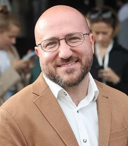 Андрей Апостолов
